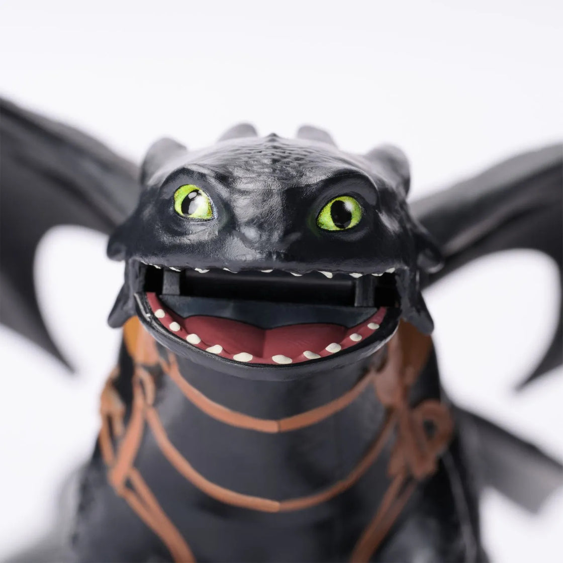 Cum sa iti dresezi dragonul set dragon toothless si figurina viking hiccup