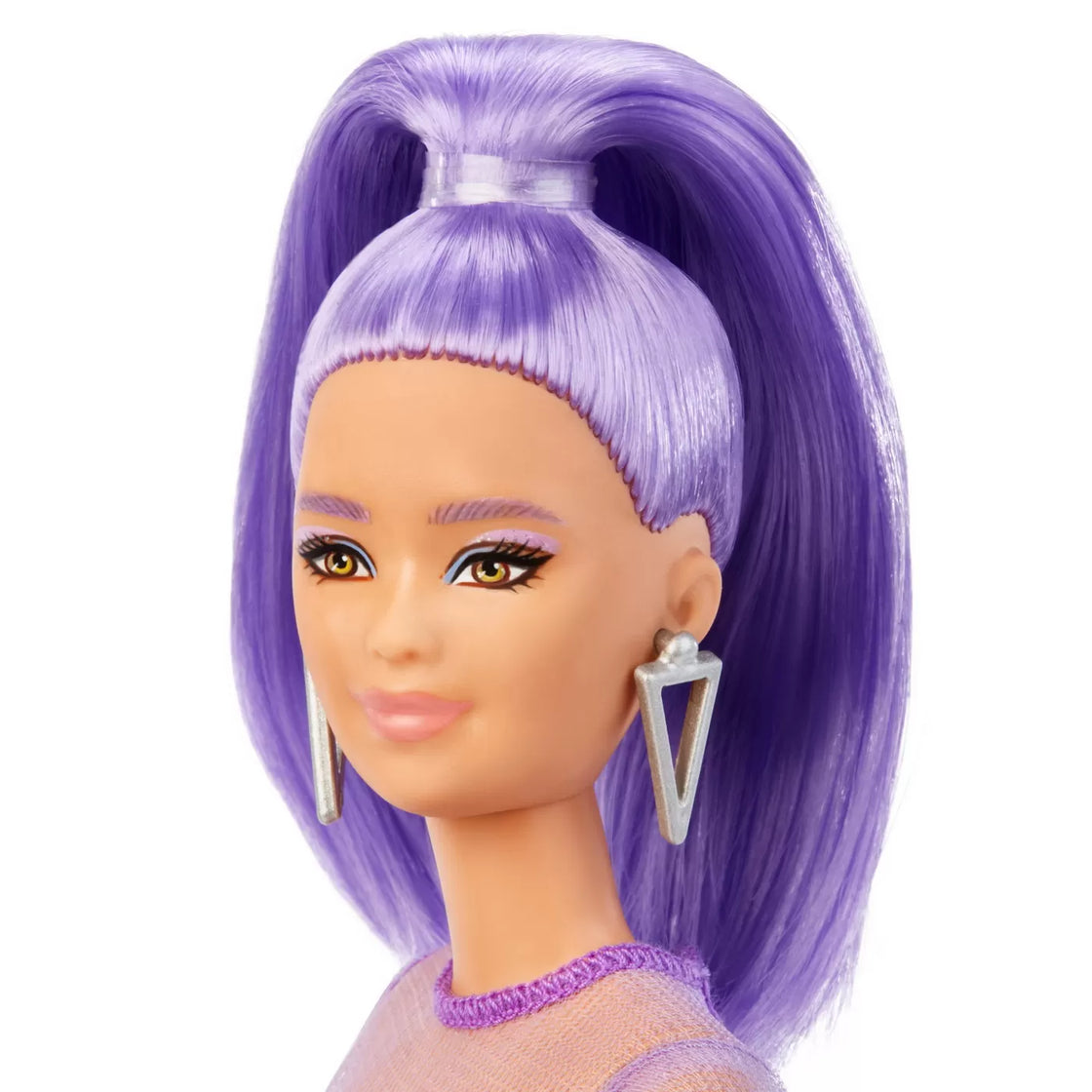 Papusa barbie fashionista cu par mov cu rochie cu umeri bufanti