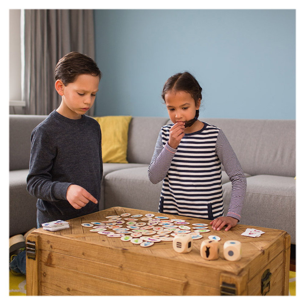 Gaseste pestii, joc cu zaruri si carti