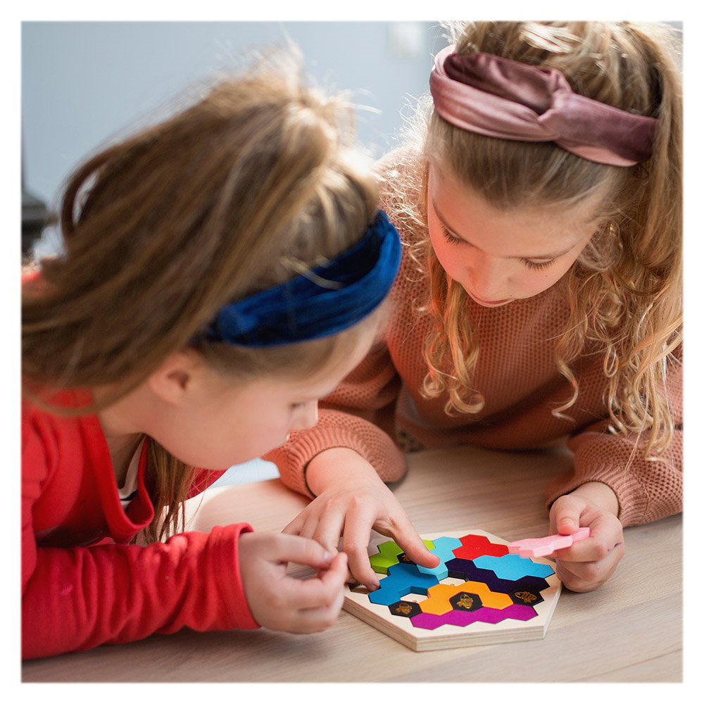 Puzzle Beezz, puzzle din lemn cu provocari