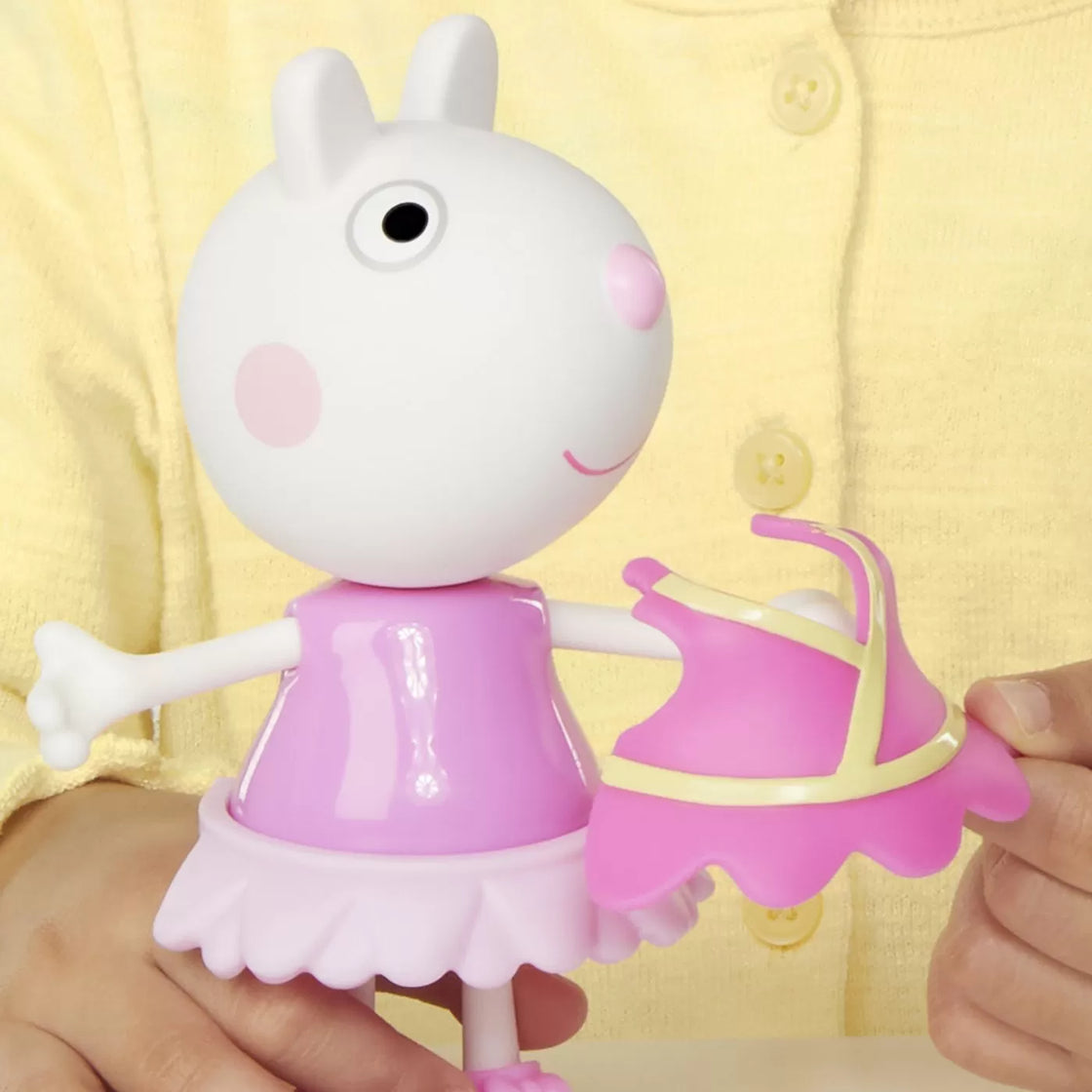 Peppa pig set figurina si accesorii vestimentare oita suzy 15cm