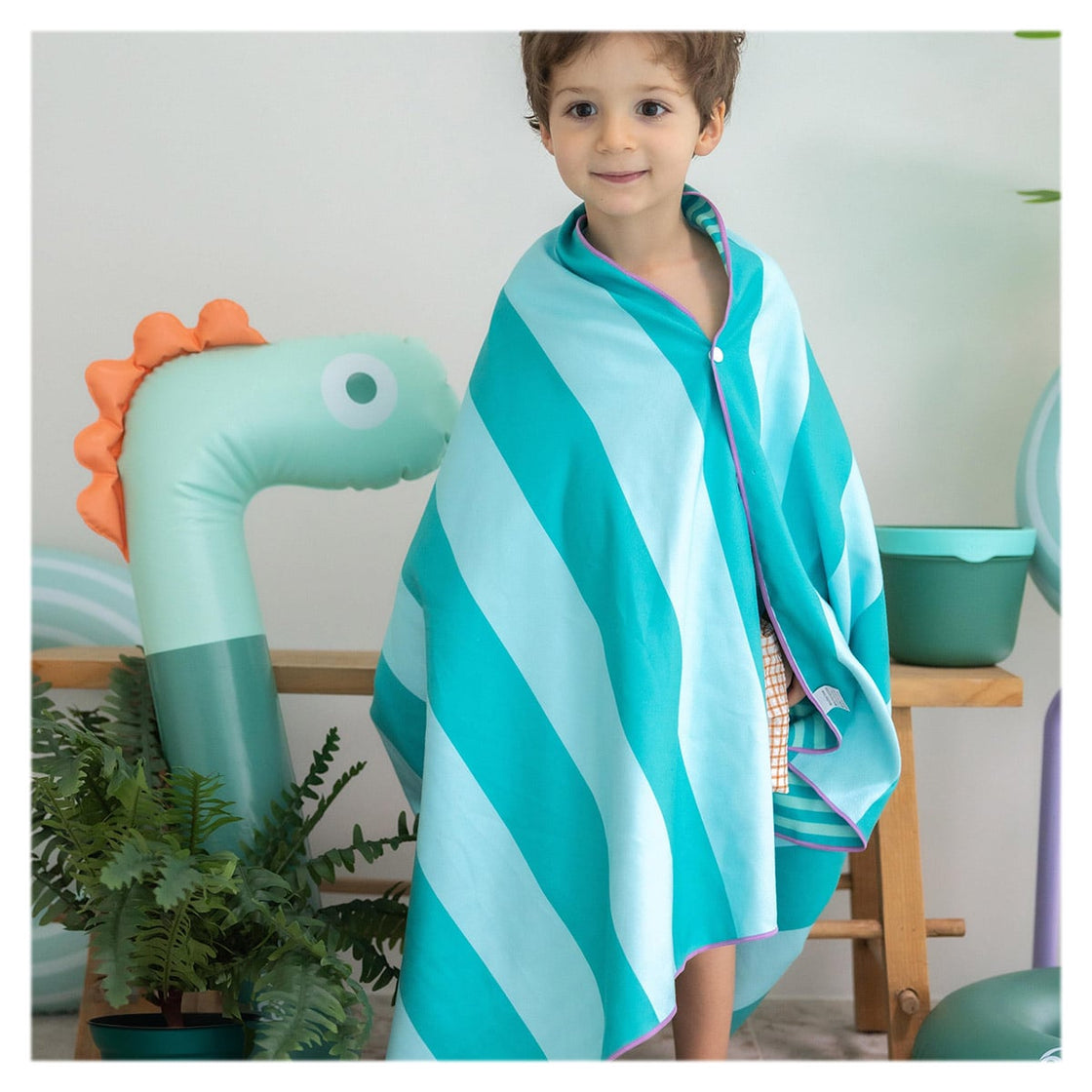 Prosop de plaja cu activitati, 140 x 70 cm, Quut Toys