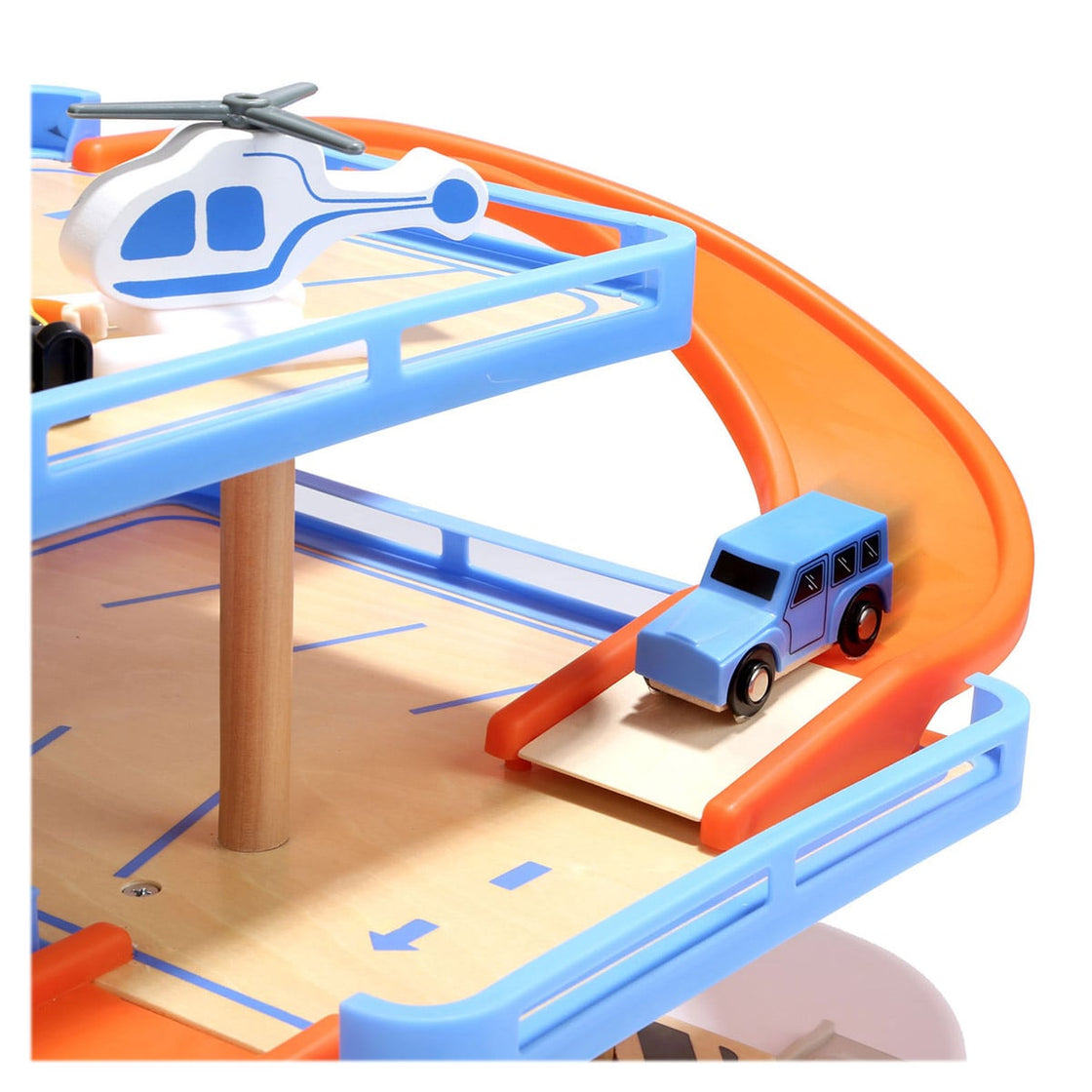 Parcare din lemn cu 2 etaje, helicopter si masinute